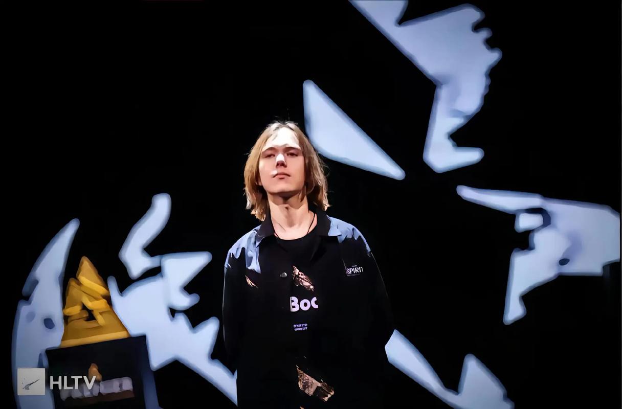 rookie ：Shanji之前被LNG偷家过，我们琢磨一下可以偷了