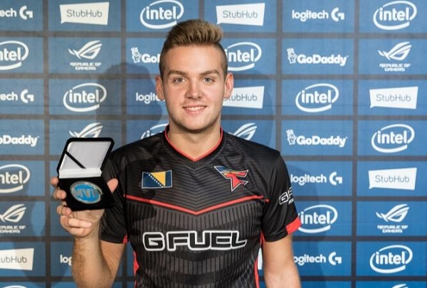 BLG官方：教练Fury正式加盟队伍